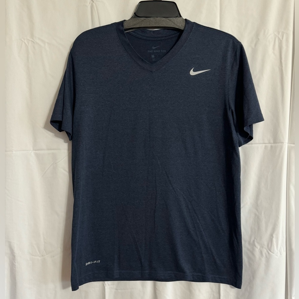 NIKE Dri-Fit tee. Navy. Size M. Pit to pit, 20.”